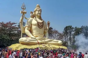 महाशिवरात्रि का पर्व 15 फरवरी को; इस रात भगवान शिव और माता पार्वती पृथ्वी का भ्रमण करते हैं और अपने भक्तों पर कृपा बरसाते हैं