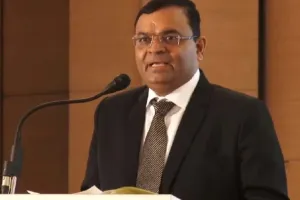 मनहरभाई सांसपरा: एक सफल उद्योगपति और उदार समाज-सेवक, जिन्होंने लगातार नए क्षेत्रों में कदम रखा है