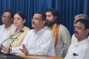 पश्चिम बंगाल: आयुष्मान भारत योजना लागू करना और BSF के लिए ज़मीन... सुवेंदु अधिकारी ने पहली कैबिनेट मीटिंग में लिए 6 बड़े फ़ैसले