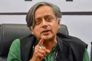 'केरल में SIR से मतदाता सूची साफ हो गई और कांग्रेस को फायदा हुआ, बंगाल में...' शशि थरूर ने समझाया वोटों का गणित