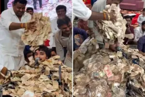 गाते-गाते नोटो के निचे आ गए गोपाल साधु 