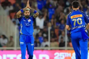 क्या मुंबई इंडियंस पंड्या से कप्तानी छीनेगी? 'पैकेज डील' से IPL में हंगामा