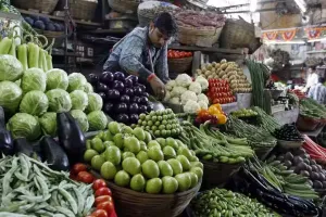 महंगाई और कितना रुलाएगी…उच्चतम स्तर पर खुदरा महंगाई दर, खाने-पीने की चीजें और परिवहन कर रहा जेबी ढीली, आगे भी राहत के आसार नहीं