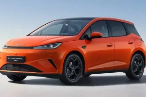 BYD ने शक्तिशाली EV कार डॉल्फिन लॉन्च की; 1000 किमी रेंज और पेट्रोल से भी चलेगी