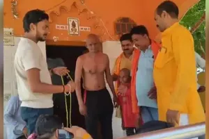  सीतापुर: अब्दुल्ला बना 'दारोगा सिंह', 8 साल बाद बेटे के साथ हिंदू धर्म में लौटा; बताया कि उसने इस्लाम धर्म क्यों अपनाया था