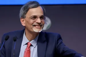 चीफ इकोनॉमिक एडवाइजर ने पुरानी गाड़ियों के लिए दिया E10 का सुझाव