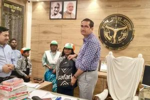 मथुरा : कांवड़ यात्रा लेकर भगवान शिव से मांगी थी मन्नत, फिर DM ने 4 बच्चों की जिंदगी बदल दी