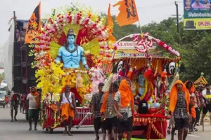 आस्था से अर्थव्यवस्था तक... कांवड़ यात्रा सिर्फ श्रद्धा का प्रतीक ही नहीं, चलता है ₹10,000 करोड़ का कारोबार
