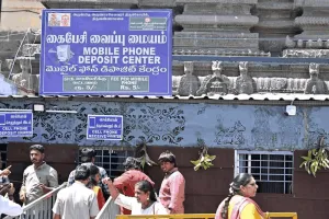 मंदिरों में ‘रील कल्चर’ पर लगाम: तमिलनाडु के 52 मंदिरों में स्मार्टफोन बैन, VIP भी नहीं बना सकेंगे फोटो-वीडियो; यह क्यों जरूरी