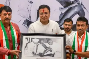 गुजरात जीतने की तैयारी! प्रभारी बनते ही सुरजेवाला ने बनाया प्लान; कांग्रेस के लिए तीन मुख्य मुद्दे तय किए