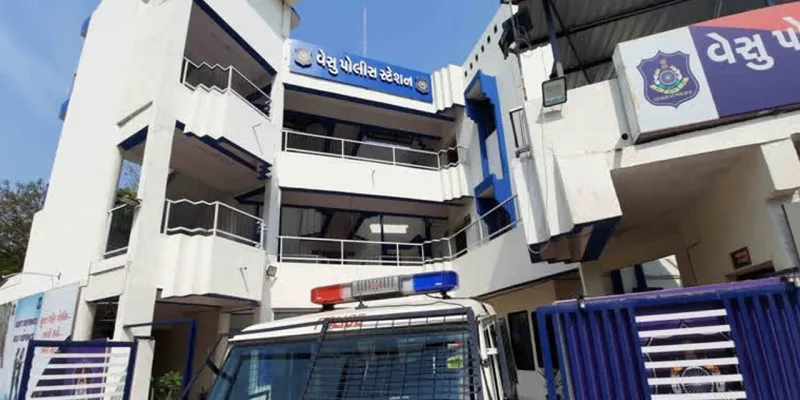 धार्मिक कथा या कार्यक्रम में शामिल होने जा रहीं महिलाएं रहे सतर्क, चोर भीड़ का फायदा उठाकर गले से उड़ा रहे सोने की चेन