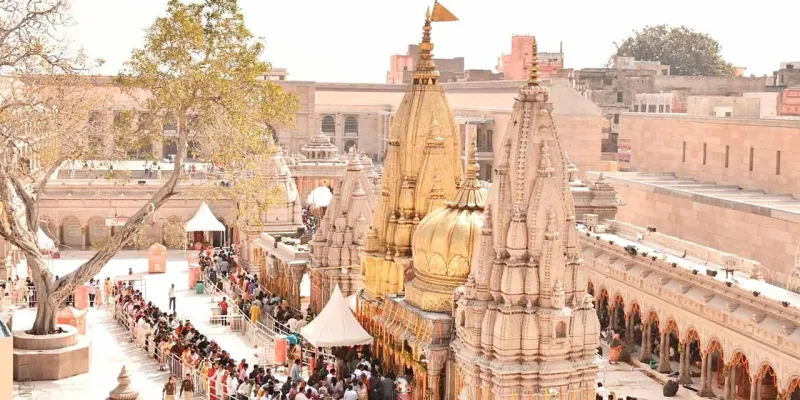 काशी विश्वनाथ मंदिर की अनोखी पहल: महिला दिवस पर महिलाओं को मिलेगी दर्शन करने की विशेष सुविधा, नहीं देना होगा कोई शुल्क